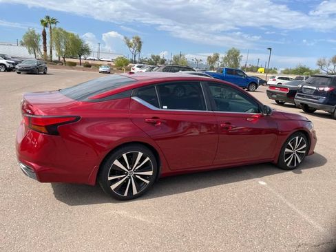 Used 2019 Nissan Altima 2.5 SR w/ SR Premium Package FWD image 4