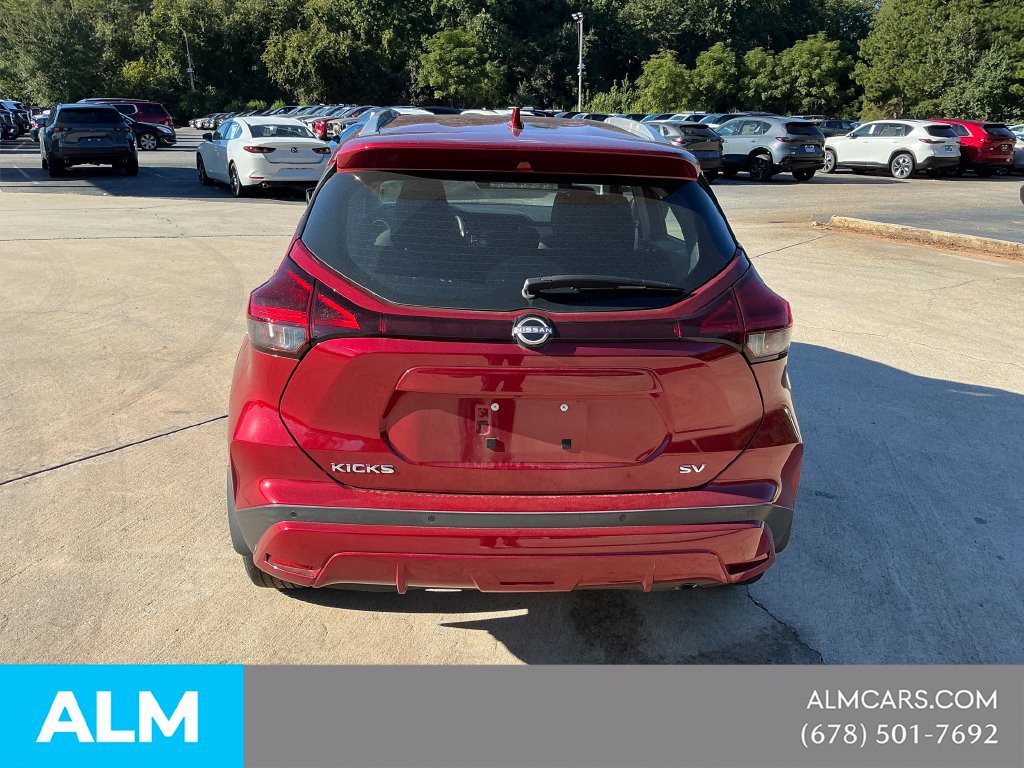 Used 2022 Nissan Kicks SV w/ Interior Electronics Package FWD image 4
