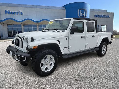 Used 2022 Jeep Gladiator Sport AWD/4WD image 2