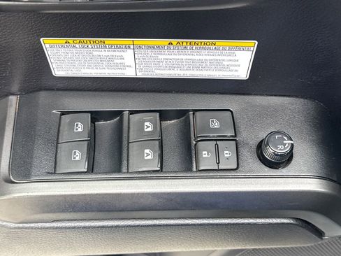 Used 2020 Toyota Tacoma TRD Off-Road AWD/4WD image 14