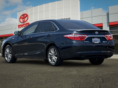 Used 2017 Toyota Camry SE FWD image 5