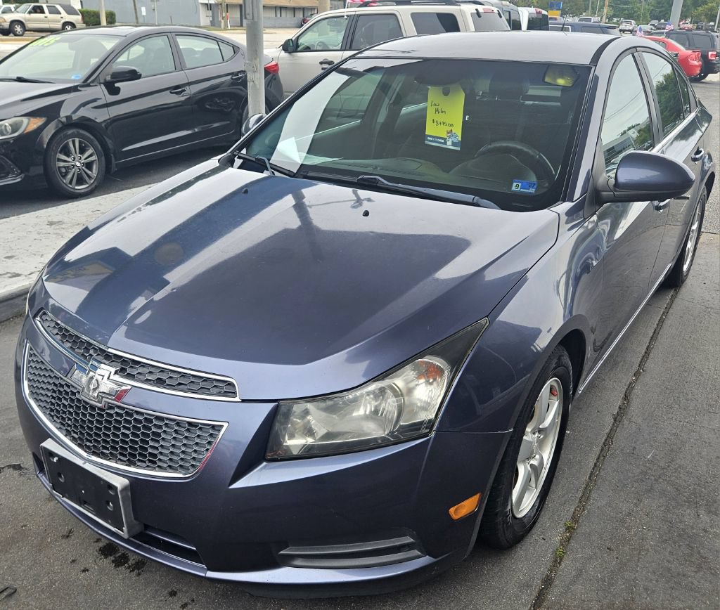 Used 2014 Chevrolet Cruze LT FWD image 2