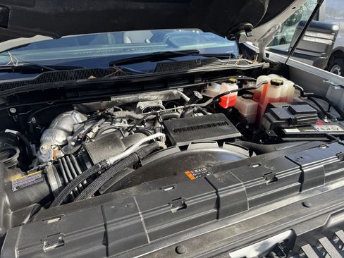 Used 2024 Chevrolet Silverado 2500 LT w/ Convenience Package image 19