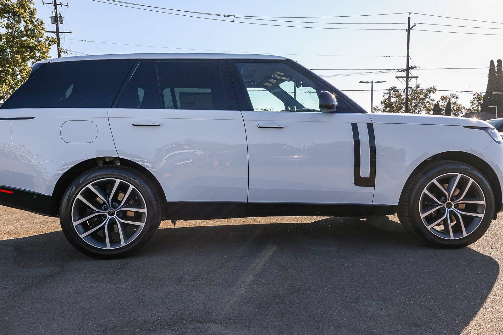 New 2026 Land Rover Range Rover SE AWD/4WD image 4