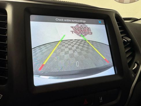 Used 2022 Jeep Cherokee Latitude Lux image 18