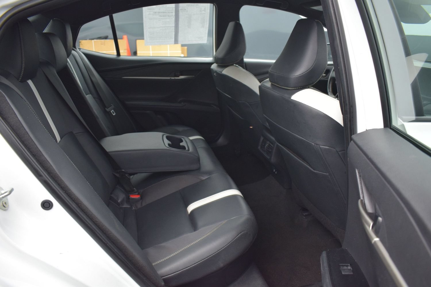 Used 2025 Toyota Camry SE FWD image 11