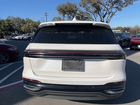 Used 2024 Lincoln Nautilus Premier w/ Equipment Group 102A image 6