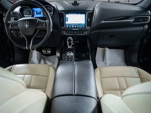 Used 2018 Maserati Levante S GranSport image 17