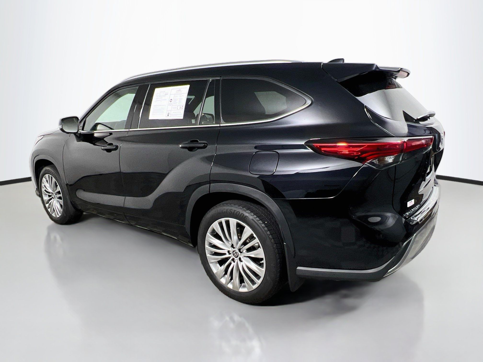 Used 2023 Toyota Highlander Platinum AWD/4WD image 8