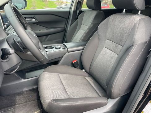 Certified 2025 Nissan Rogue SV image 7