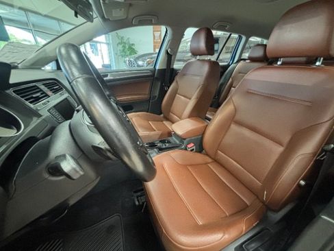 Used 2017 Volkswagen Golf Alltrack SE AWD/4WD image 9