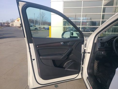 Used 2024 Audi Q5 2.0T Premium Plus w/ Premium Plus Package image 17