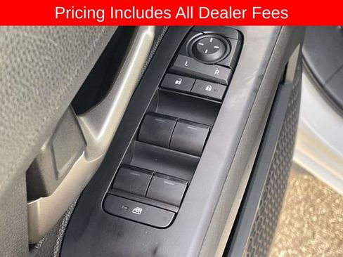 Used 2025 Toyota Tacoma TRD Off-Road AWD/4WD image 16