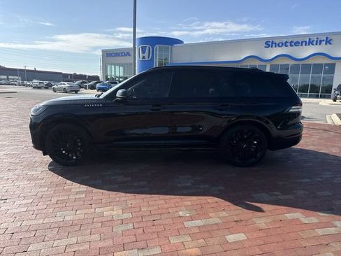 Used 2025 Lincoln Aviator Reserve w/ Luxury Package RWD image 3