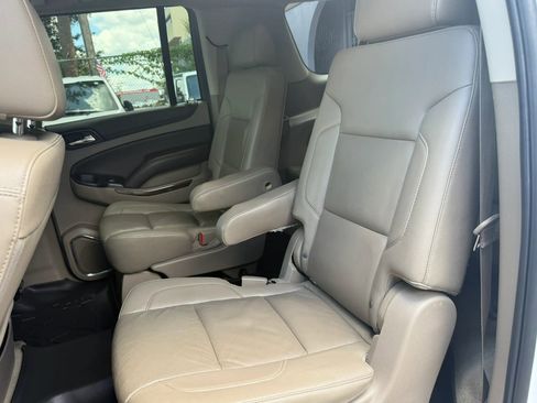 Used 2016 Chevrolet Suburban LT RWD image 15