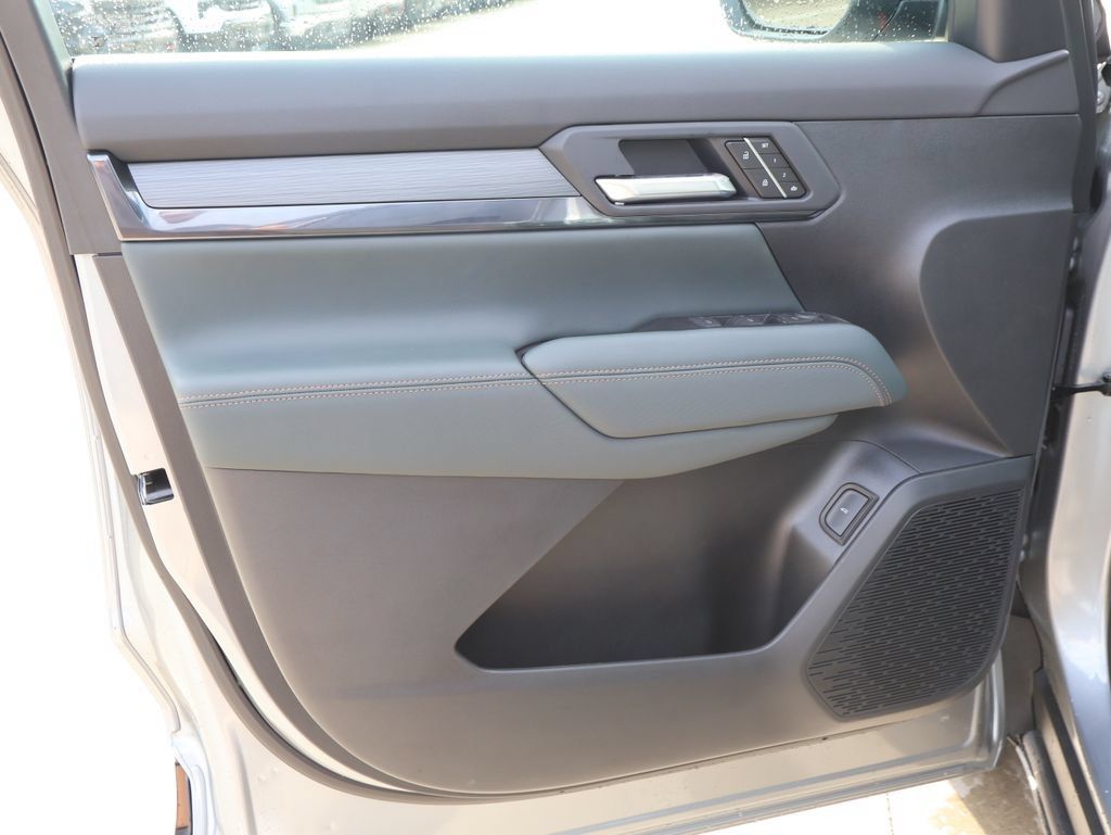 New 2027 GMC Terrain AT4 w/ Convenience Package III AWD/4WD image 11