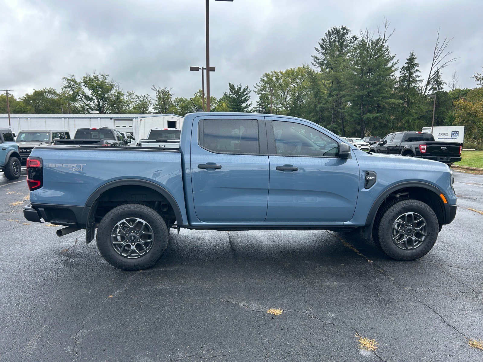 Used 2025 Ford Ranger XLT w/ Trailer Tow Package AWD/4WD image 4
