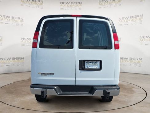 Used 2025 Chevrolet Express 2500 w/ Driver Convenience Package RWD image 4