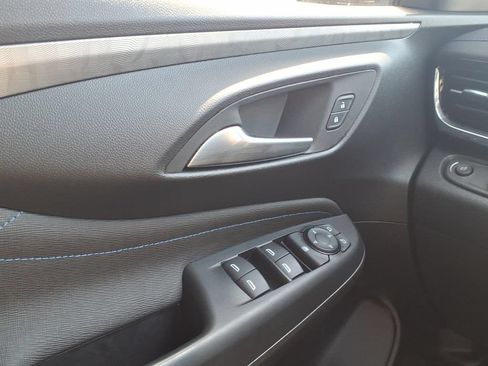 Used 2025 Buick Envista Sport Touring w/ Convenience I Package FWD image 15