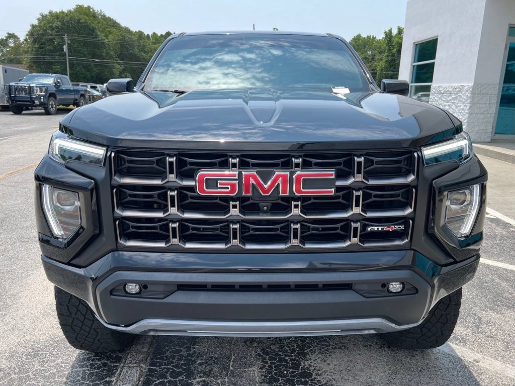 Used 2025 GMC Canyon AT4 w/ AT4X Package AWD/4WD image 5