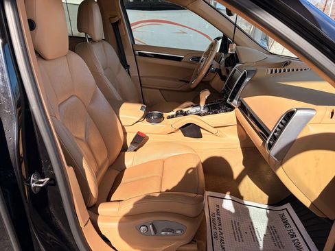 Used 2015 Porsche Cayenne S image 22