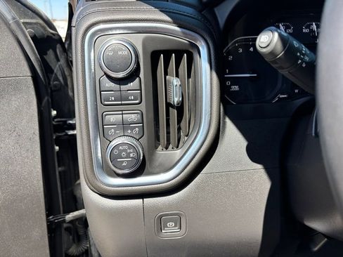Used 2022 GMC Sierra 1500 SLT w/ SLT Premium Plus Package AWD/4WD image 15