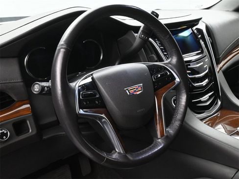 Used 2020 Cadillac Escalade ESV 2WD image 10