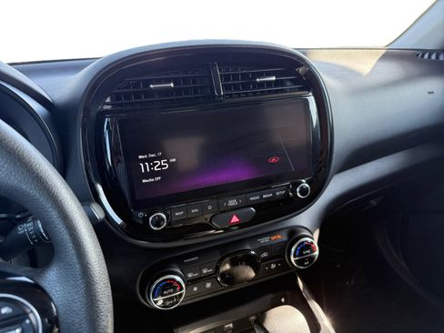 Used 2023 Kia Soul S image 15
