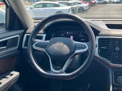 Used 2022 Volkswagen Atlas SEL R-Line AWD/4WD image 16