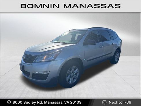 Used 2017 Chevrolet Traverse LS image 1