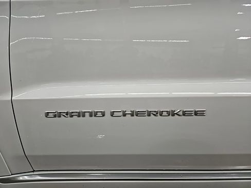 Used 2016 Jeep Grand Cherokee Summit w/ Platinum Series Group image 10