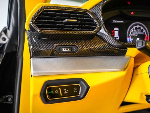 Used 2021 Lamborghini Urus AWD/4WD image 22
