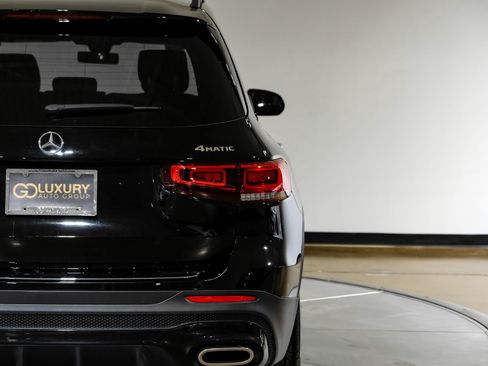 Used 2023 Mercedes-Benz GLB 250 4MATIC image 44