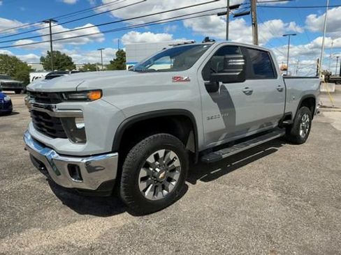 Used 2024 Chevrolet Silverado 2500 LT w/ All Star Edition AWD/4WD image 4