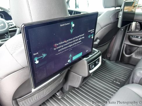 Used 2026 Kia Carnival SX Prestige FWD image 17