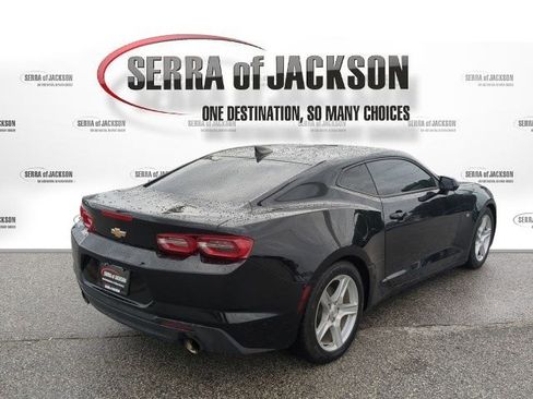 Used 2022 Chevrolet Camaro LT RWD image 8