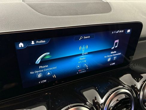 Used 2022 Mercedes-Benz GLB 250 image 26