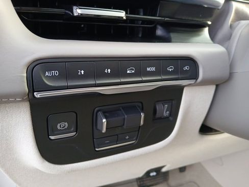 Used 2021 Cadillac Escalade Premium Luxury Platinum image 13