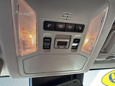 Used 2019 Toyota RAV4 Limited image 24