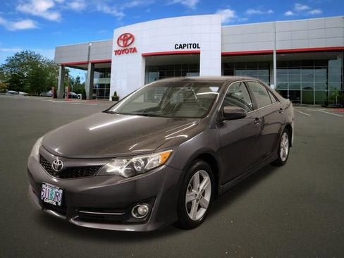 Used 2012 Toyota Camry SE FWD image 5