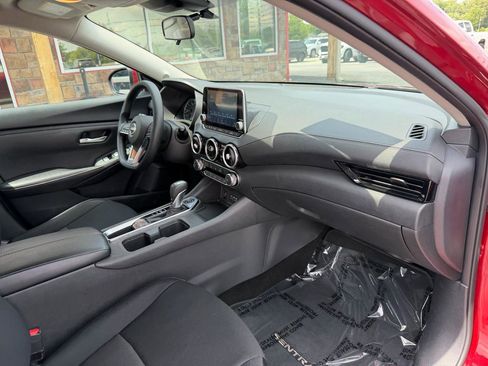 Used 2024 Nissan Sentra SV FWD image 20