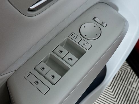 Certified 2024 Hyundai Kona Limited image 18