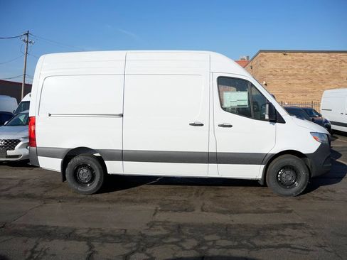 Used 2026 Mercedes-Benz Sprinter 2500 image 2