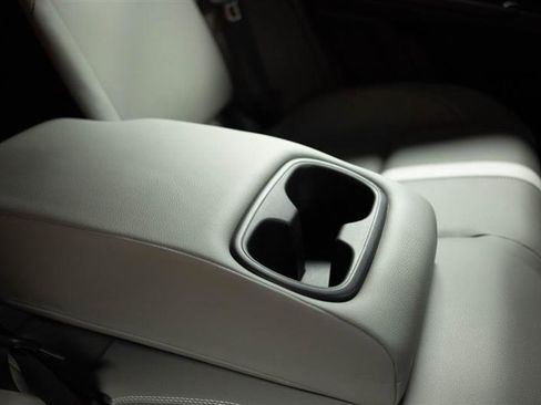 Used 2025 Toyota Camry SE image 16