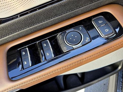 Used 2023 Lincoln Aviator Reserve w/ Equipment Group 201A image 30