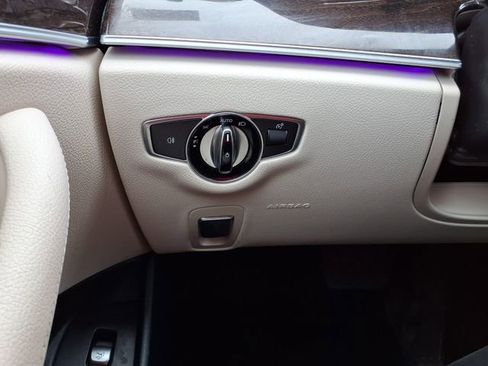 Used 2018 Mercedes-Benz E 300 image 34