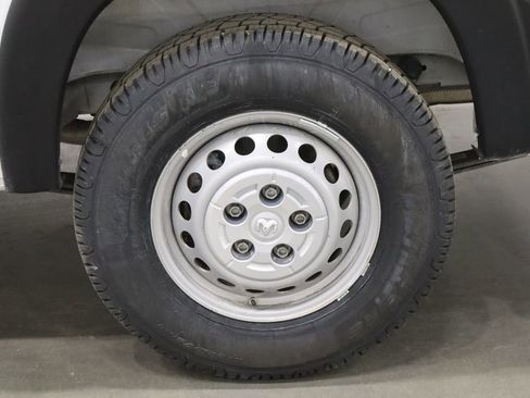 Used 2025 RAM ProMaster 2500 w/ Convenience Group FWD image 32