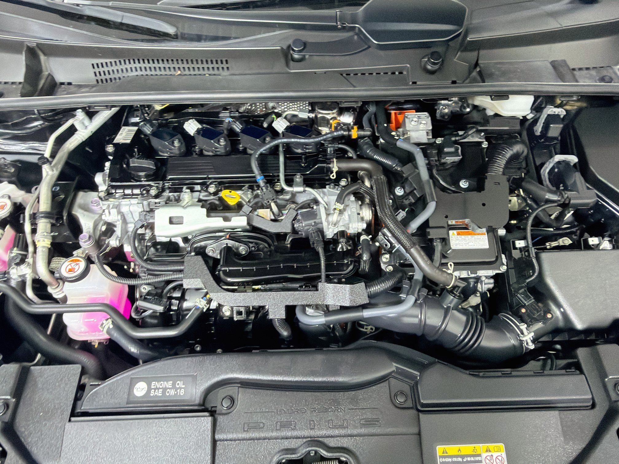 Used 2025 Toyota Prius LE FWD image 30