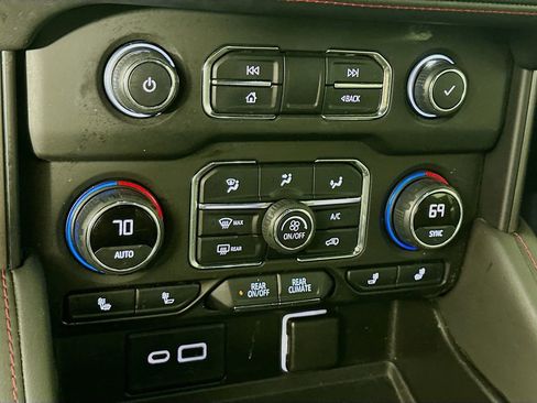 Used 2021 Chevrolet Tahoe RST AWD/4WD image 22