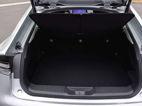New 2026 Toyota Prius Plug-In Hybrid FWD image 8